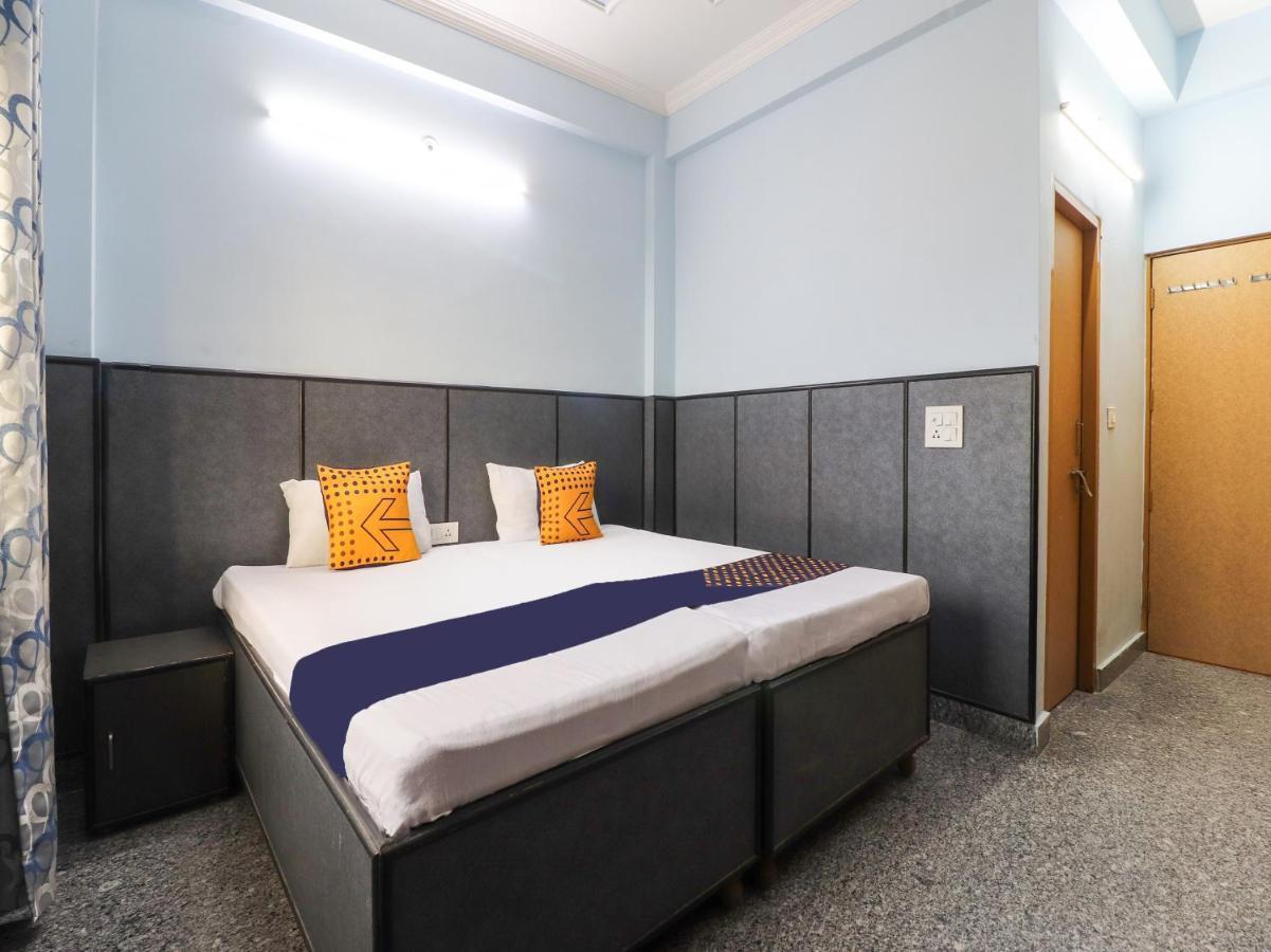 Spot On 82236 Aryan Home Stay Jhājra Extérieur photo