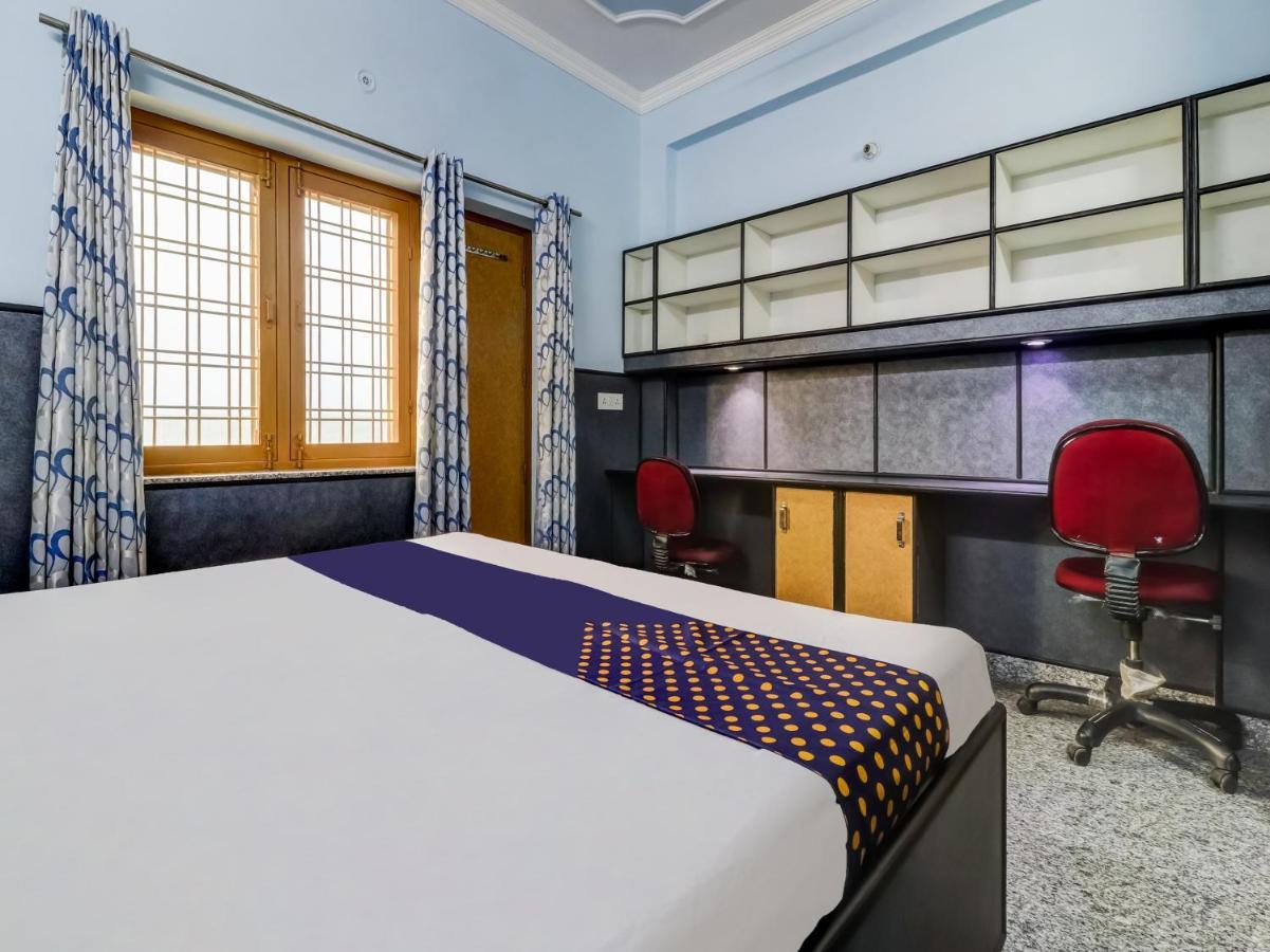 Spot On 82236 Aryan Home Stay Jhājra Extérieur photo