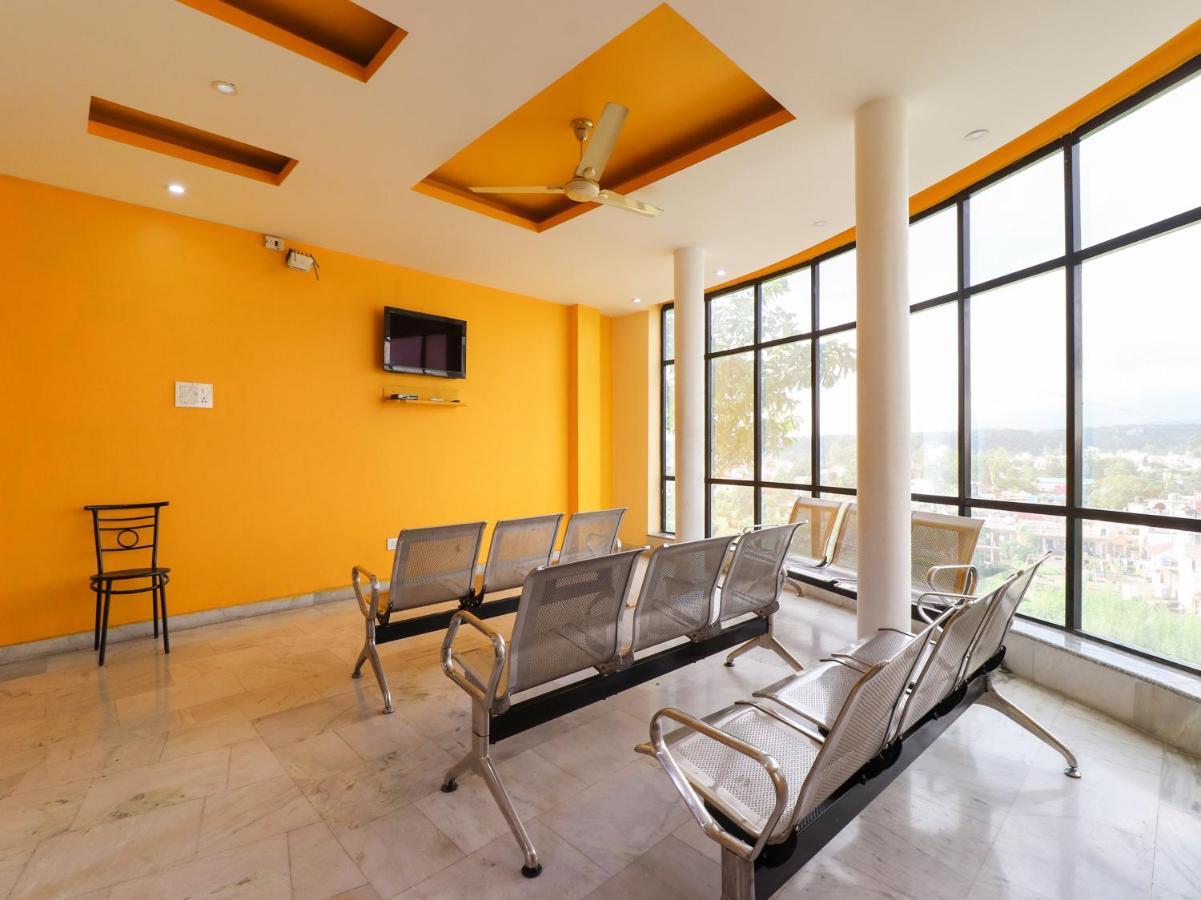 Spot On 82236 Aryan Home Stay Jhājra Extérieur photo