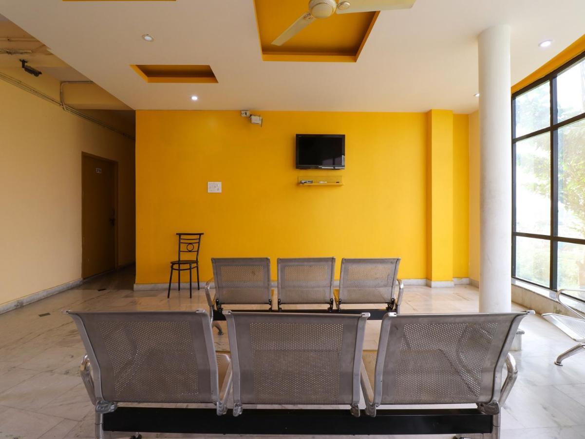 Spot On 82236 Aryan Home Stay Jhājra Extérieur photo